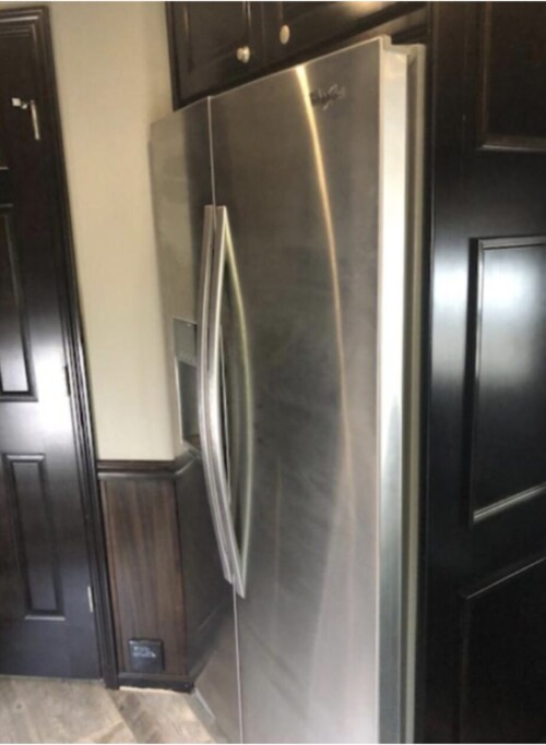 2017 NRC Triple Slide 2 Bath Cascadia, 600 HP Cummins, 115K Miles, Available Today - Image 10